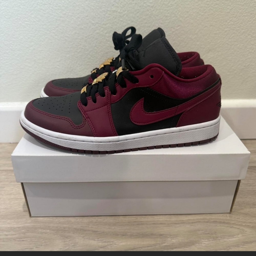 Womens Air Jordans 1 low dark beetroot